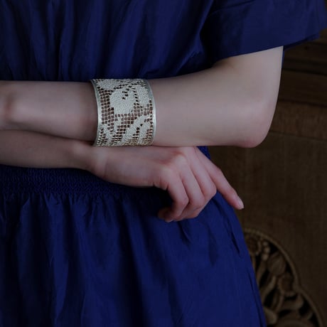 recollection lace bangle (LL)