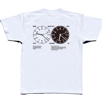 also page spread x neue Serie57® Rund TEE Clock