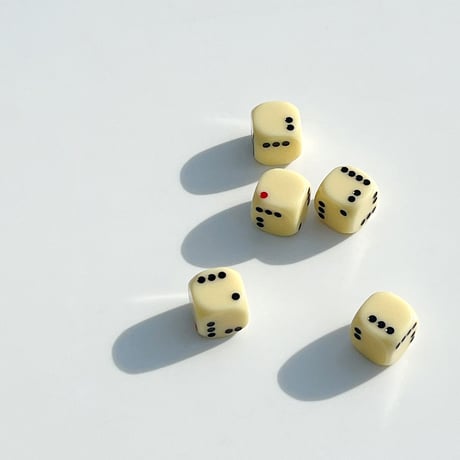 Five Dice Mark Manders