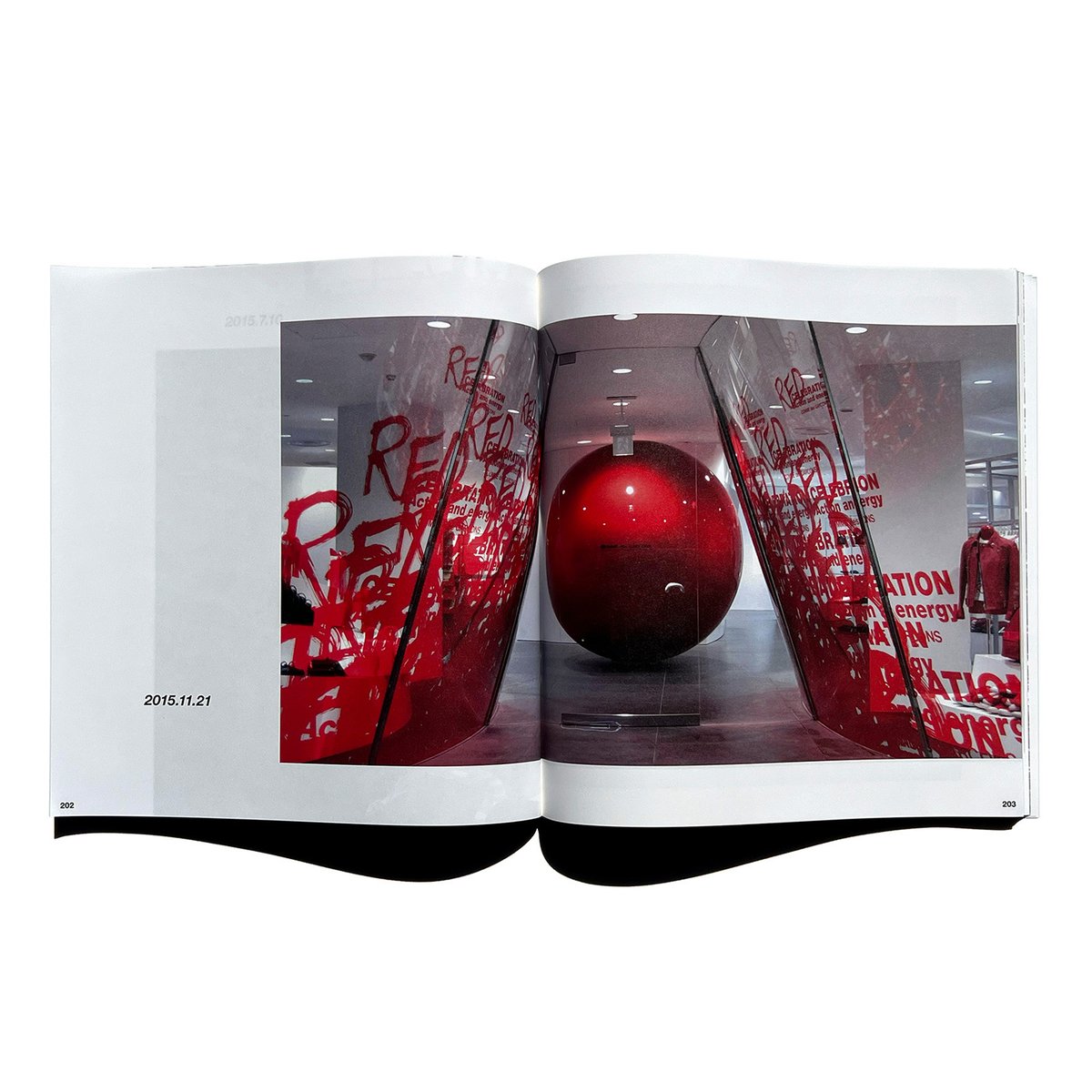 1989-2023 COMME des GARCONS アートブック ギャルソン COMME des GARÇONS 1989-2023 | also PAGE SPREAD