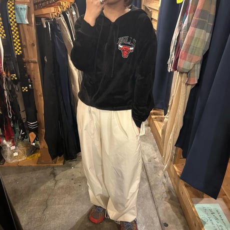NBA CHICAGO BULLS ベロアジップパーカー