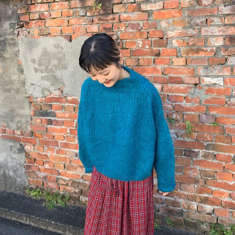 ハイネックざっくり編みニット
