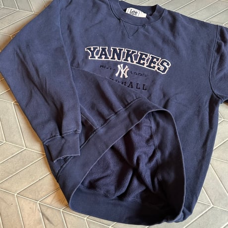 ニューヨークヤンキース 刺繍スウェット