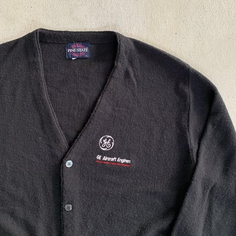 ワンポイント刺繍カーディガン