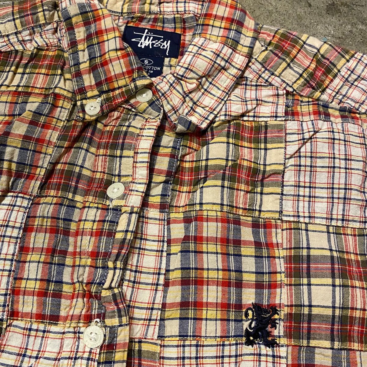 美品 STUSSY × Dickes 不揃いボタン シャンブレー半袖ワークシャツ stussy X Dickies [ステューシー X ディッキーズ] CRAZY WORK