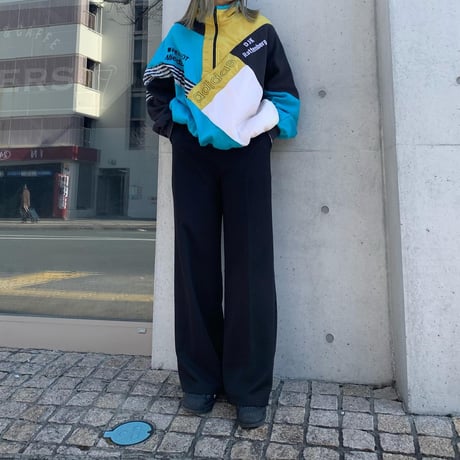 adidasハーフジップデザインプルオーバー