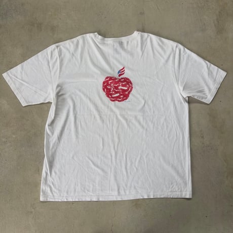 TOMMY HILFIGER リップアップル バックプリントTシャツ