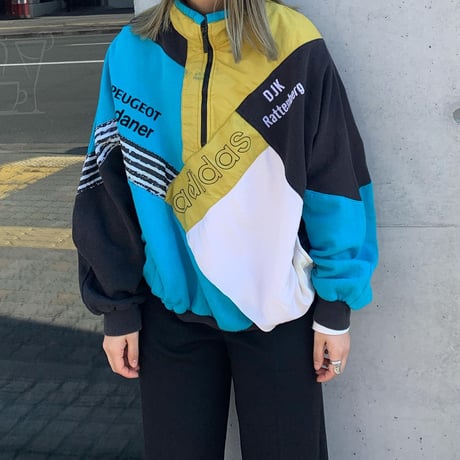adidasハーフジップデザインプルオーバー