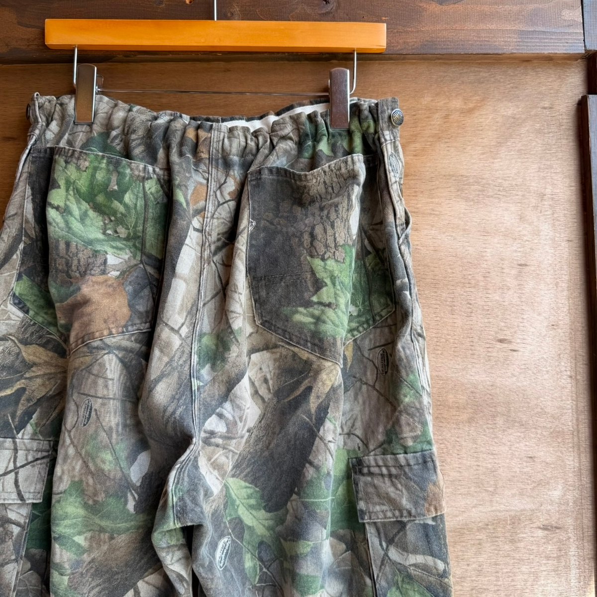 リメイク リアルツリー　デニム パンツ リアルツリーの柄はパンツ1本1本違うので世界に1本だけのデニムです