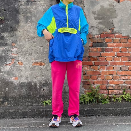 asicsナイロンハーフジッププルオーバー