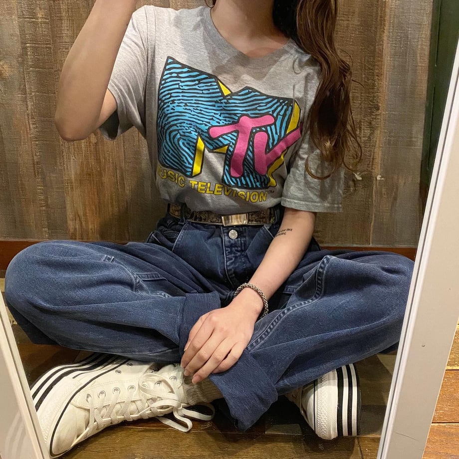 5ea12e55cee9ea0f77ac295a