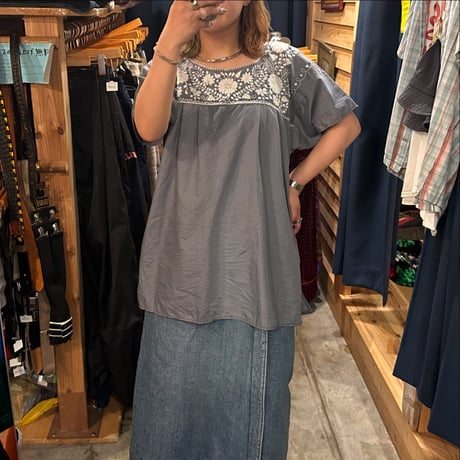 メキシコ刺繍ブラウス