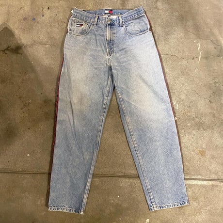 TOMMY HILFIGERサイドテープデニム