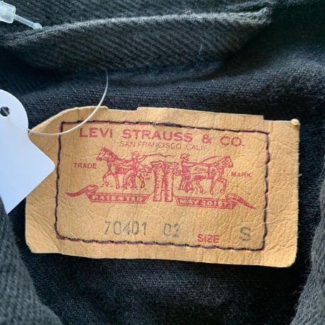 Levi's後染め黒デニムベスト
