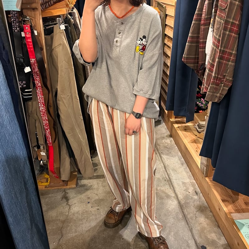 激レア!ディズニー ヘンリーネックTシャツ ワッフル生地 サーマル　刺繍 USA ヘンリーネック サーマル ミッキー刺繍 Tシャツ | CUSTOM FEVER