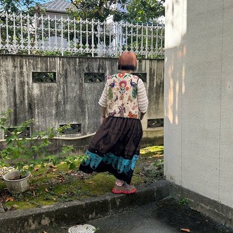 総柄刺繍ベスト