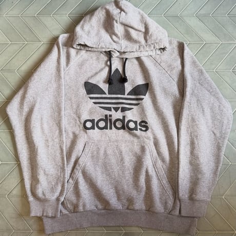 adidas トレフォイルパーカー