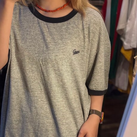 GUESS リンガーTシャツ