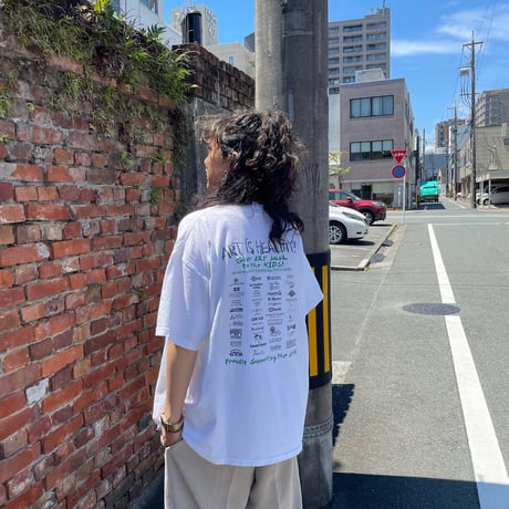 ART IS HEALTHY! Tシャツ