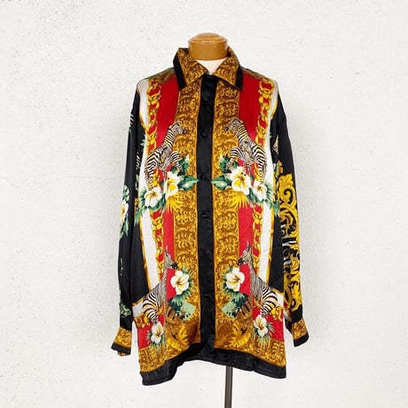 シルク柄シャツ