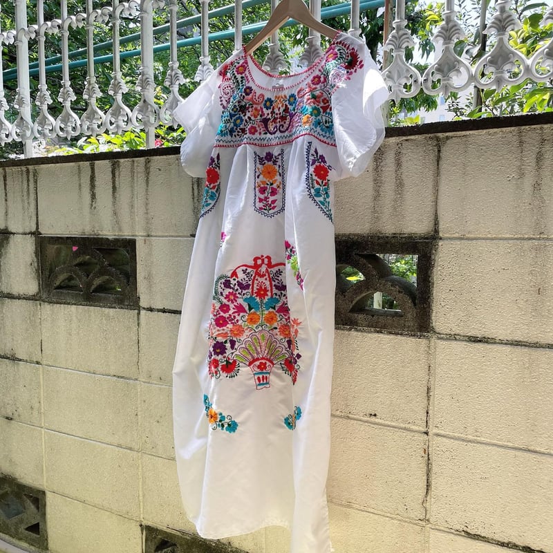 たっぷりメキシカン刺繍　ワンピース たっぷりメキシカン刺繍 ワンピース - メルカリ