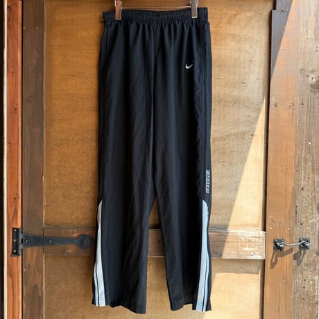 NIKE ナイロンパンツ