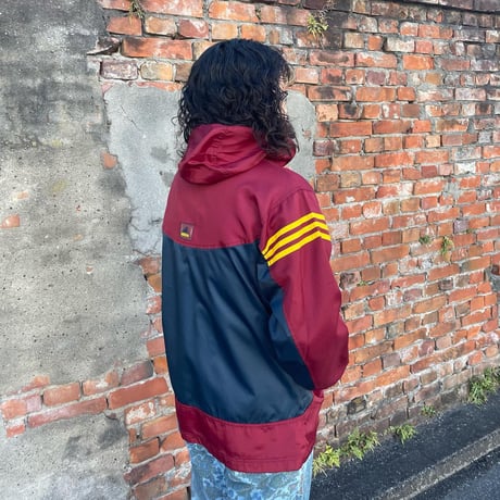 adidas ナイロンハーフジップパーカー