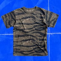 タイガーストライプカモ柄Tシャツ