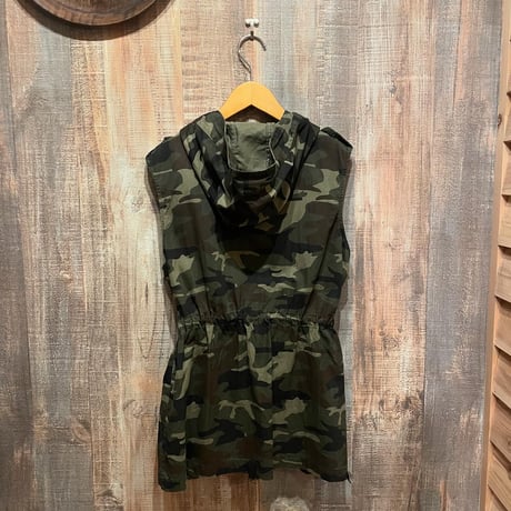 ZENANA OUTFITTERS フード付迷彩柄ベスト