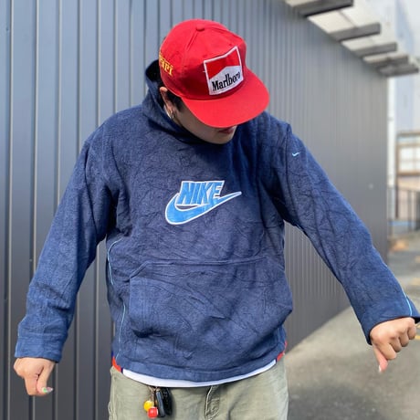 NIKE フリースパーカー