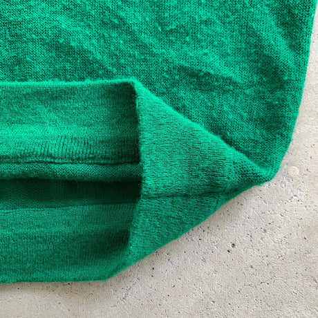 LACOSTE Vネックアクリルニット