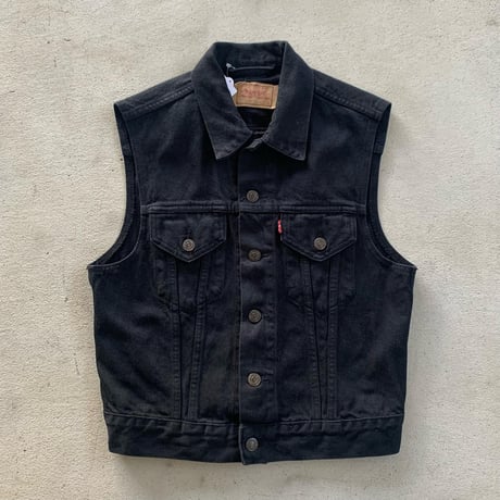 Levi's後染め黒デニムベスト
