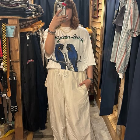 amazonia-Brasil インコ グラフィックTシャツ