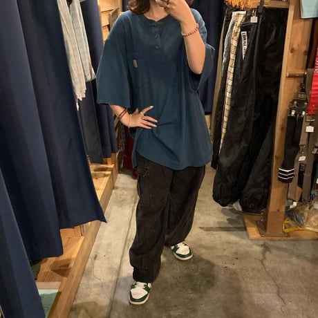 Carhartt ヘンリーネックTシャツ