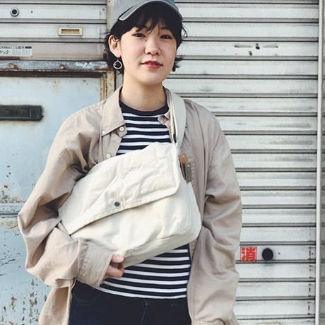 【新品】キャンバスボディバッグ