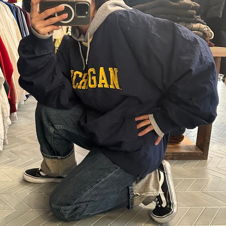NIKE MICHIGAN プルオーバー