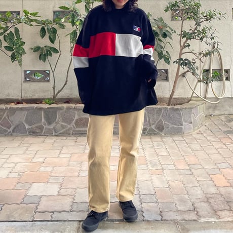 TOMMY HILFIGERデザインフリースプルオーバー