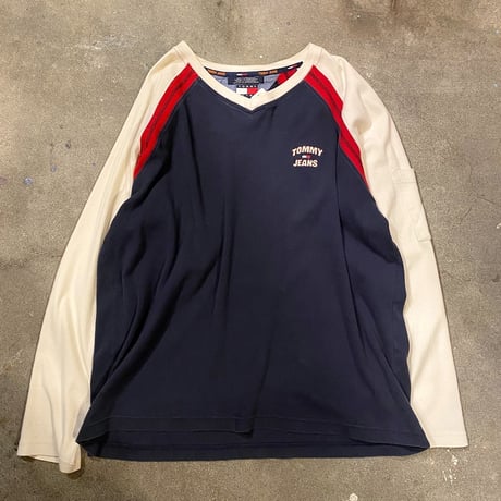 TOMMY HILFIGER VネックビッグロンＴ