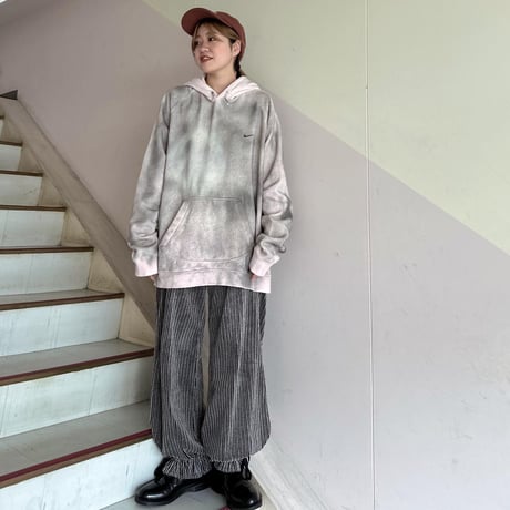 ランダムスプレーNIKEフーディ