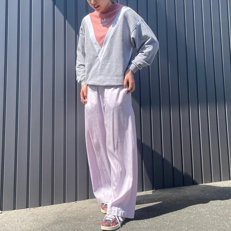 adidas ボトルネックデザインスウェット