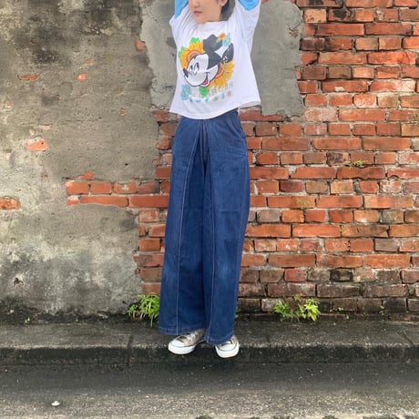 ショート丈ミッキーTシャツ