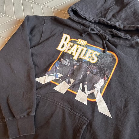 THA BEATLES プリントパーカー
