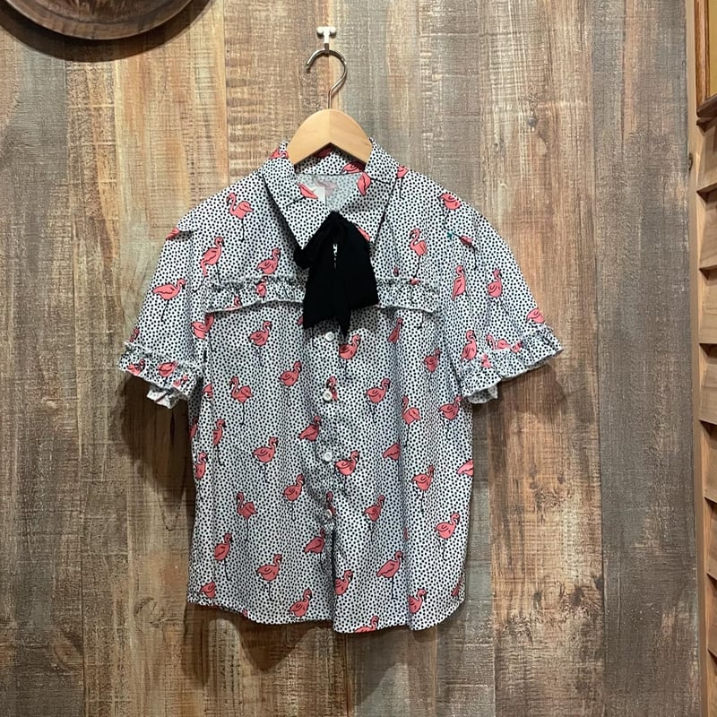 フラミンゴ柄 ボウタイ半袖ブラウス | CUSTOM FEVER 