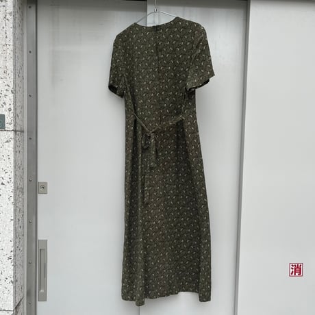 総柄ノーカラーワンピース