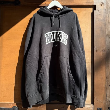 NIKE ロゴプリントパーカー