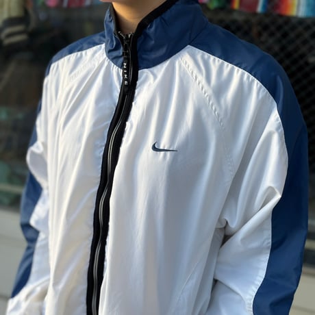 NIKE ナイロンジャケット