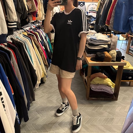 adidas スリーストライプT