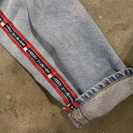 TOMMY HILFIGERサイドテープデニム