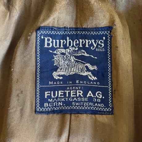 Burberrys’ヘリンボーン柄ウールコート