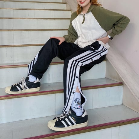 adidasトラックパンツ